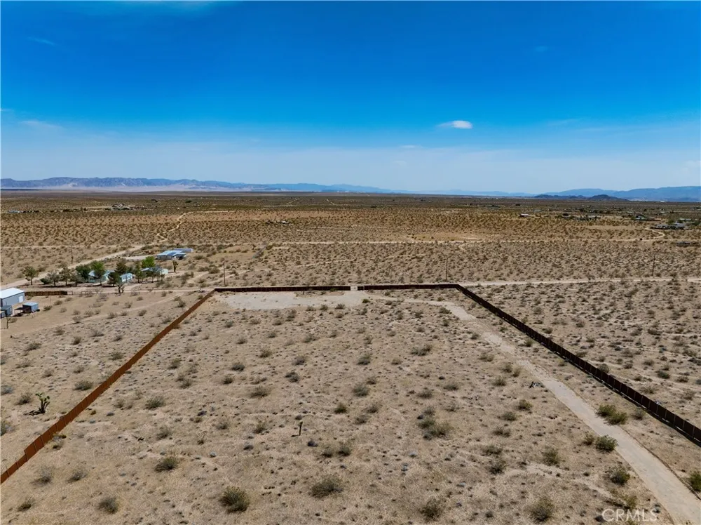 424 Ducor Avenue Landers, CA 92285