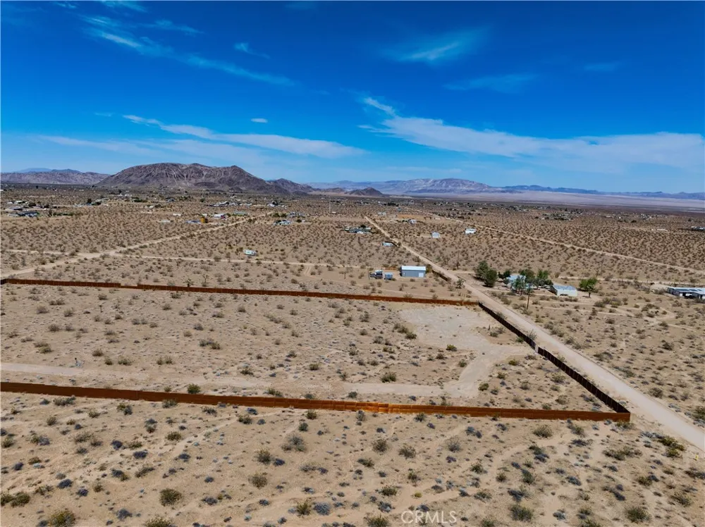 424 Ducor Avenue Landers, CA 92285