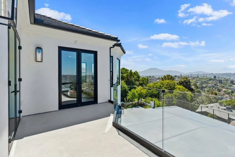 9355 Lavell Street La Mesa, CA 91941