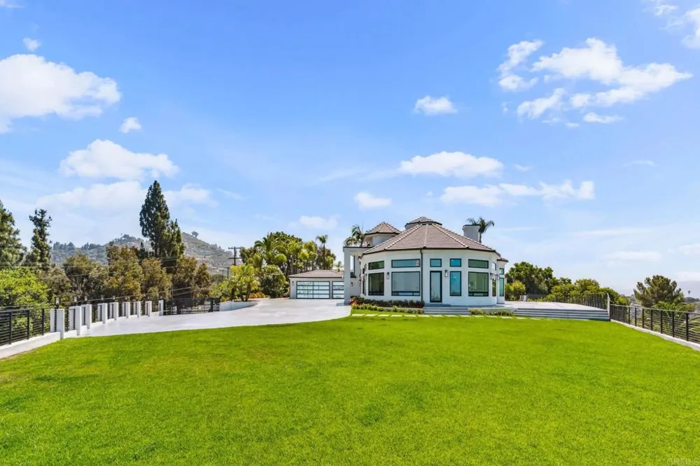 9355 Lavell Street La Mesa, CA 91941
