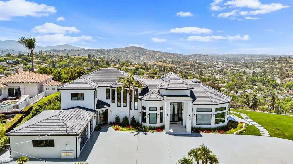 9355 Lavell Street La Mesa, CA 91941
