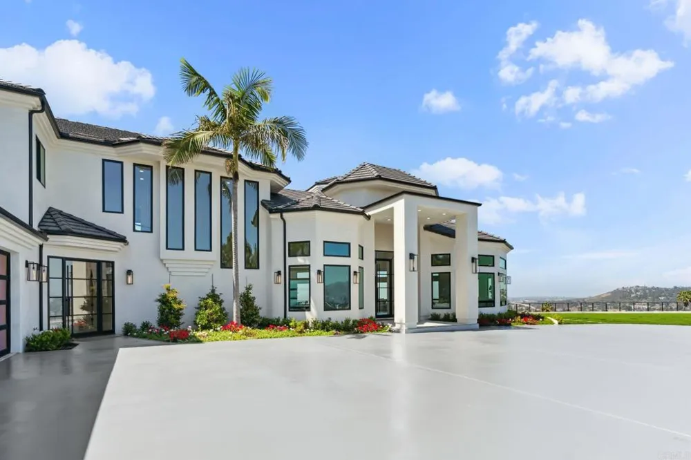 9355 Lavell Street La Mesa, CA 91941