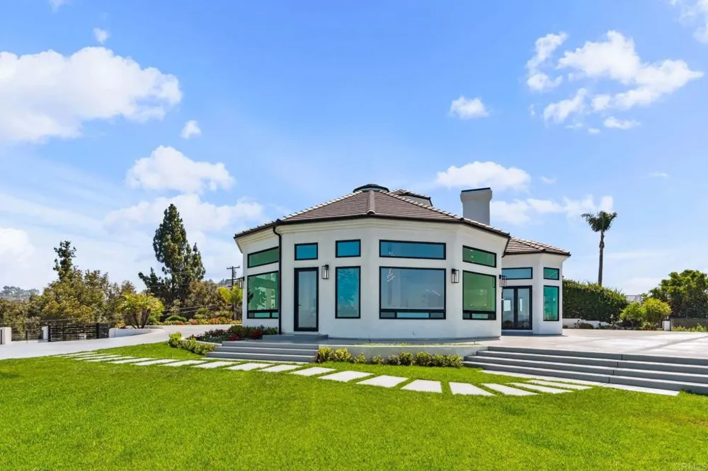 9355 Lavell Street La Mesa, CA 91941