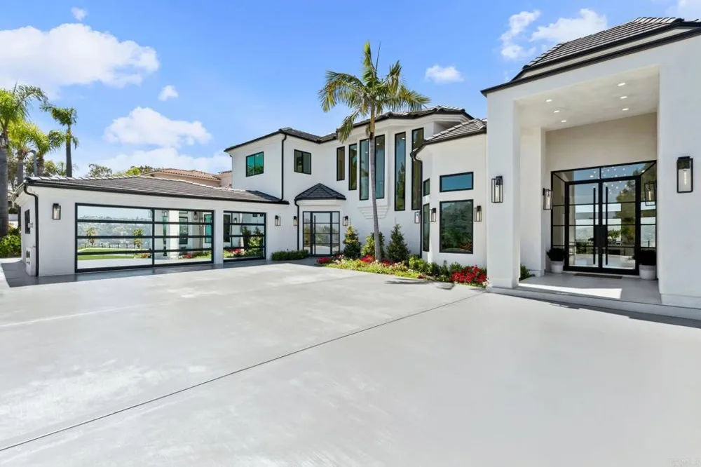 9355 Lavell Street La Mesa, CA 91941
