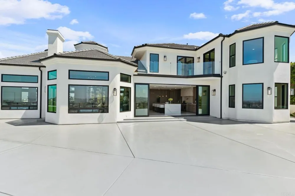 9355 Lavell Street La Mesa, CA 91941