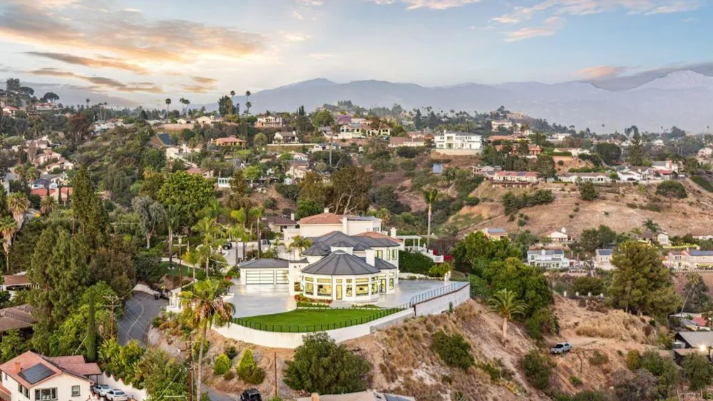 9355 Lavell Street La Mesa, CA 91941