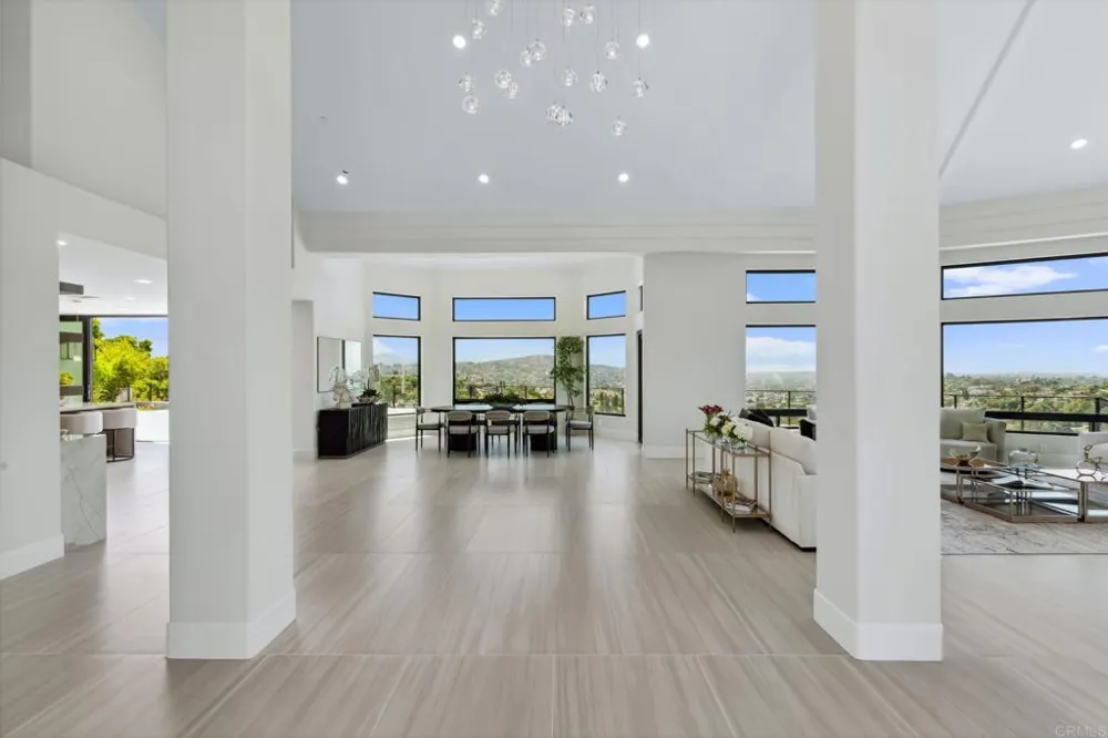 9355 Lavell Street La Mesa, CA 91941