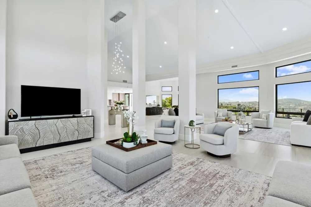 9355 Lavell Street La Mesa, CA 91941