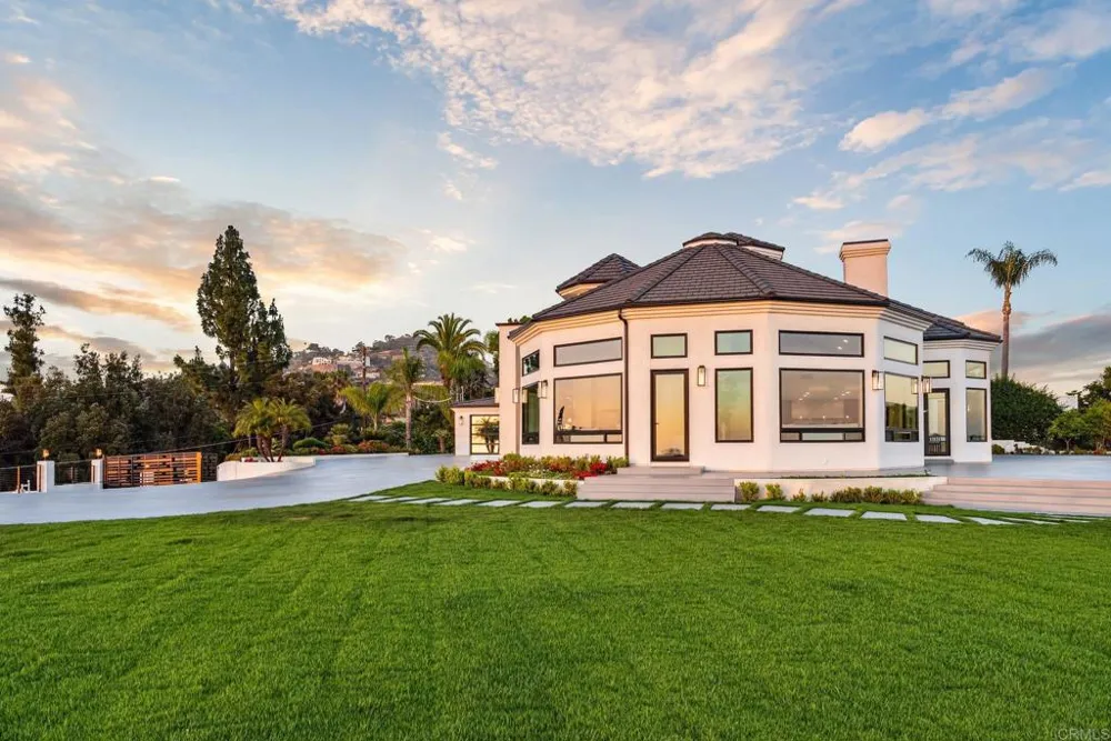 9355 Lavell Street La Mesa, CA 91941
