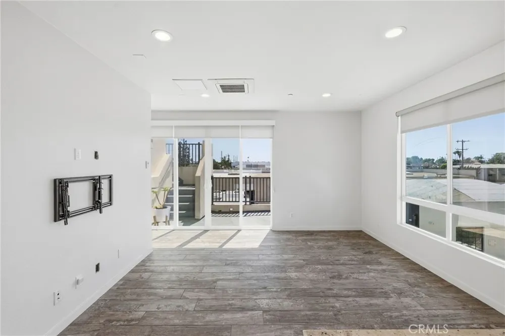 783 Wonder Lane Costa Mesa, CA 92627