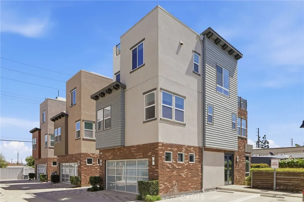 783 Wonder Lane Costa Mesa, CA 92627