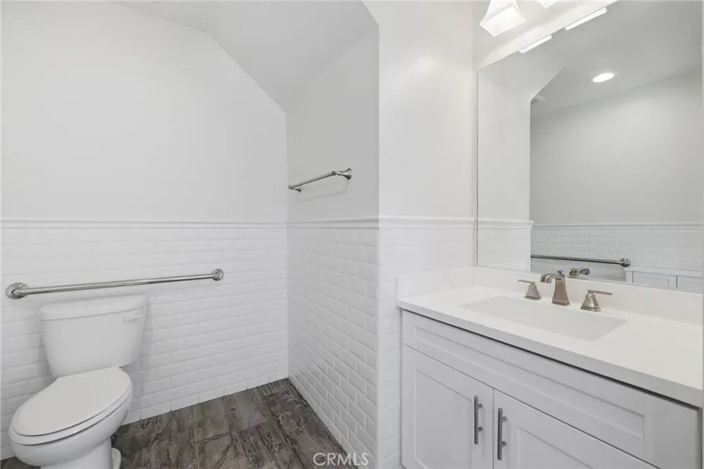 783 Wonder Lane Costa Mesa, CA 92627