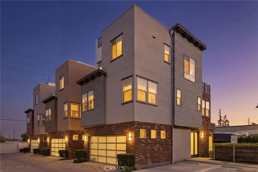 783 Wonder Lane Costa Mesa, CA 92627