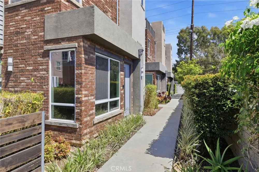 783 Wonder Lane Costa Mesa, CA 92627