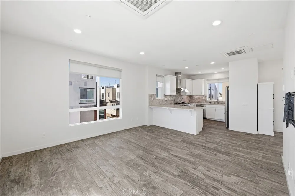 783 Wonder Lane Costa Mesa, CA 92627