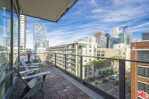 1100 S Hope Street #716