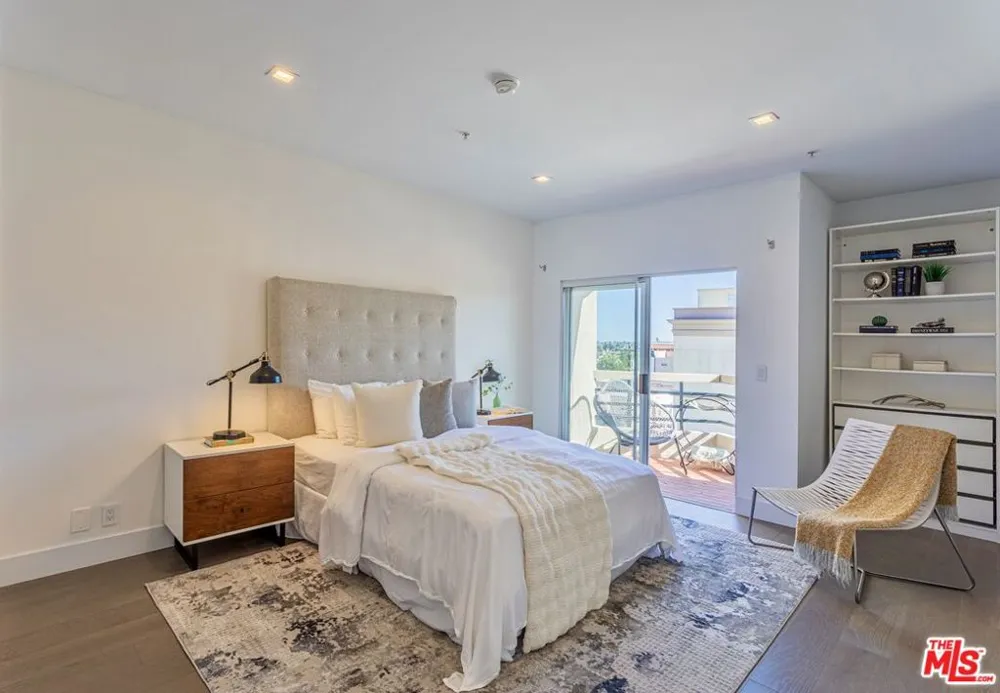 120 S Crescent Drive #304 Beverly Hills, CA 90212