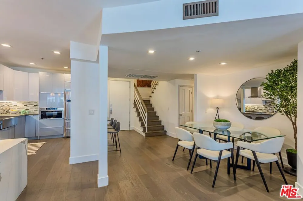 120 S Crescent Drive #304 Beverly Hills, CA 90212