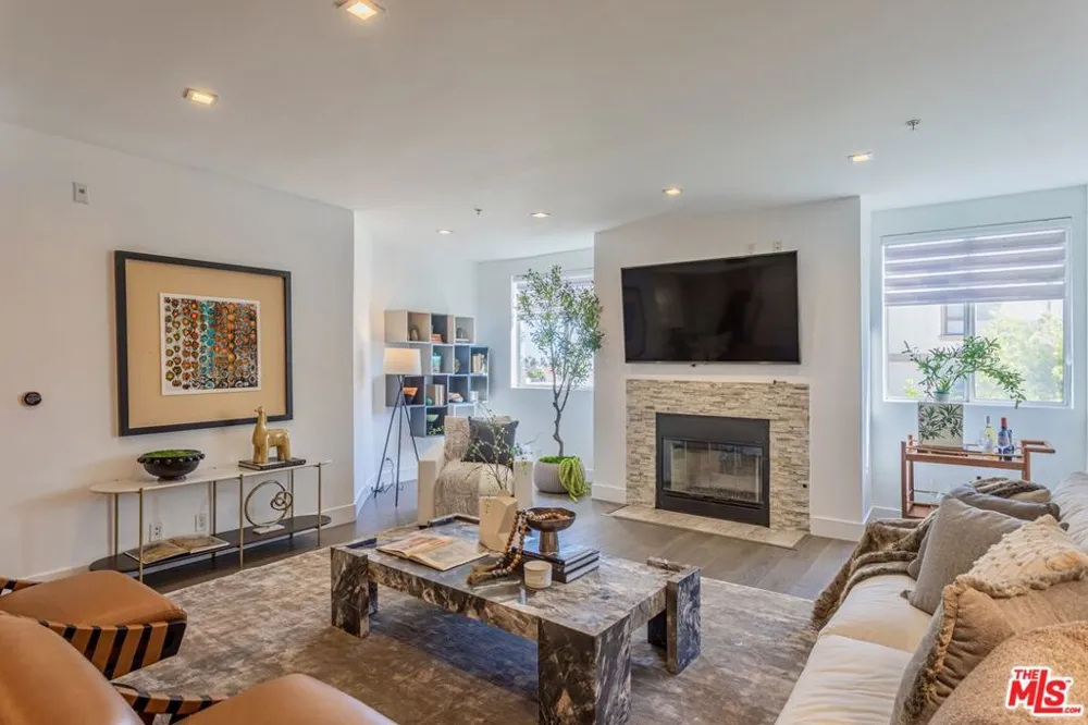 120 S Crescent Drive #304 Beverly Hills, CA 90212