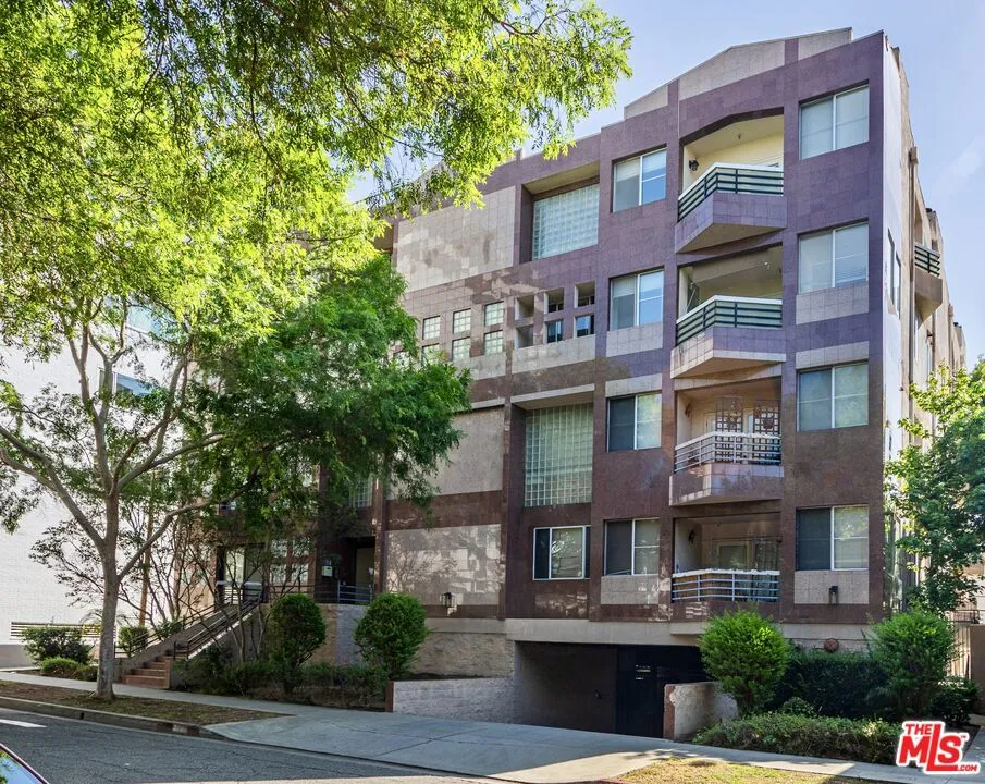 120 S Crescent Drive #304 Beverly Hills, CA 90212