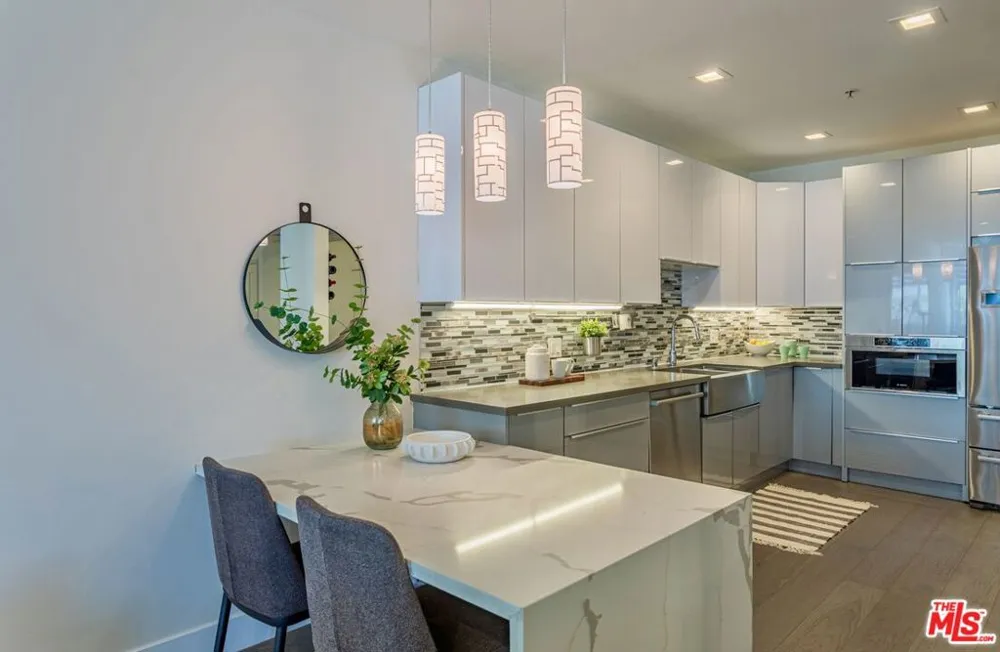 120 S Crescent Drive #304 Beverly Hills, CA 90212