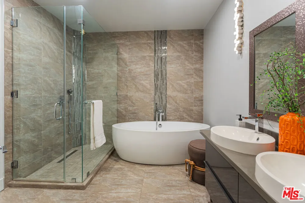 120 S Crescent Drive #304 Beverly Hills, CA 90212