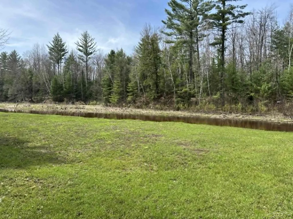 2823 River Ridge Road Bourret Township, MI 48610