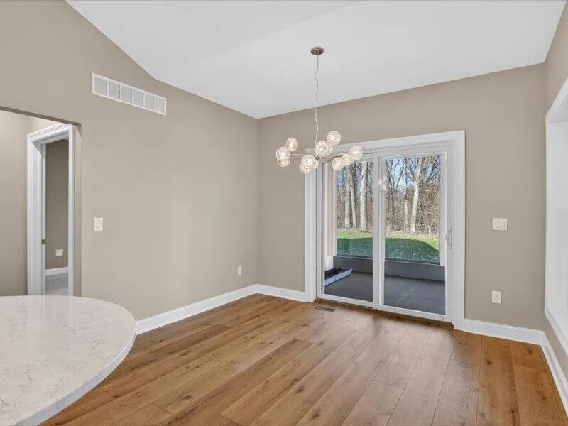 1132 Lochaven Circle Hillsdale, MI 49242