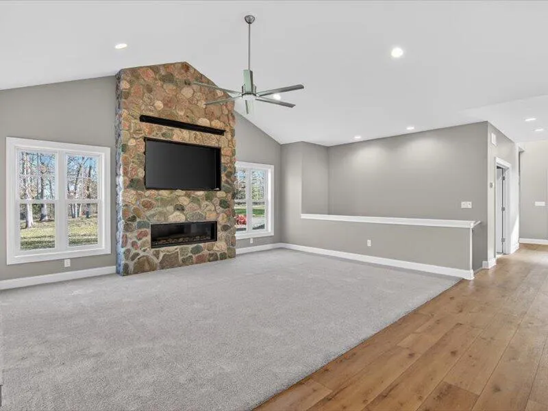 1132 Lochaven Circle Hillsdale, MI 49242