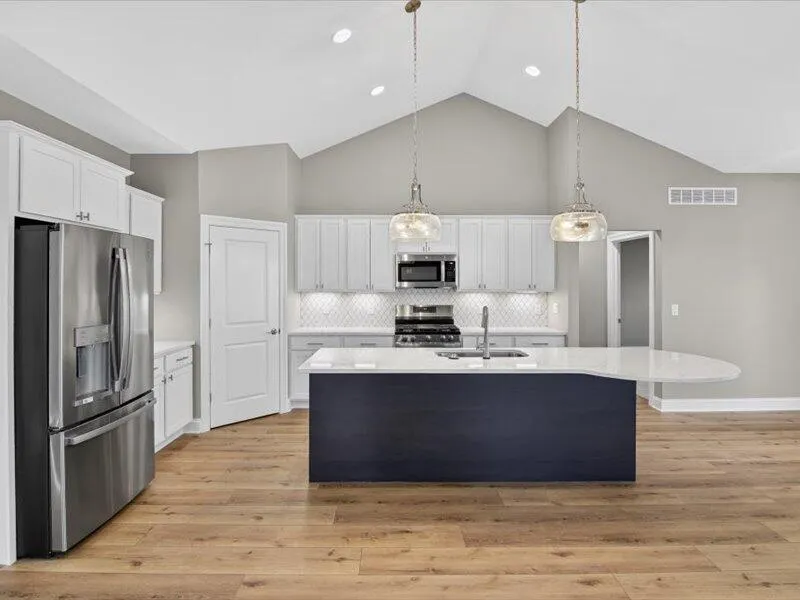 1132 Lochaven Circle Hillsdale, MI 49242