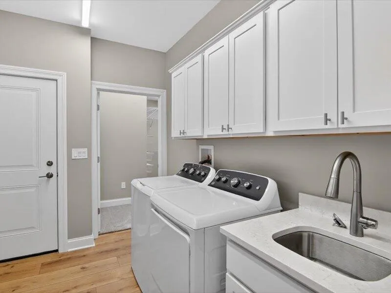 1132 Lochaven Circle Hillsdale, MI 49242