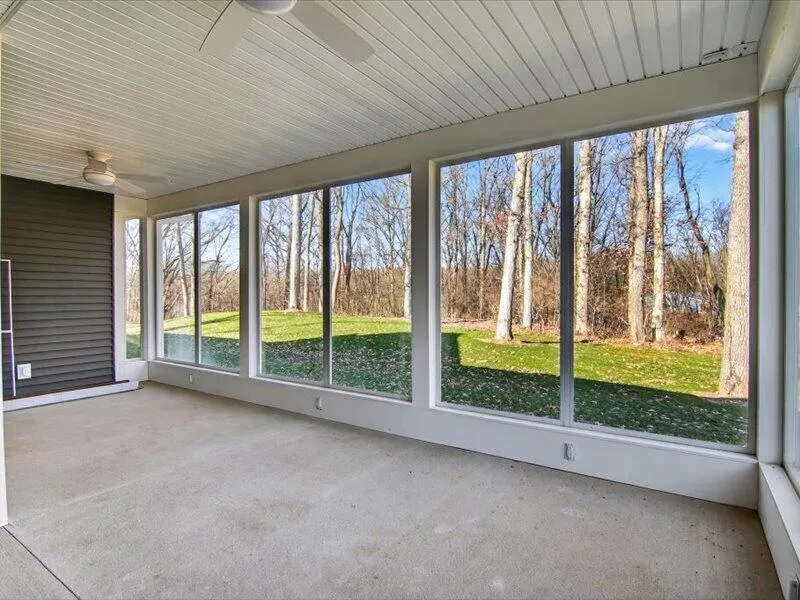 1132 Lochaven Circle Hillsdale, MI 49242