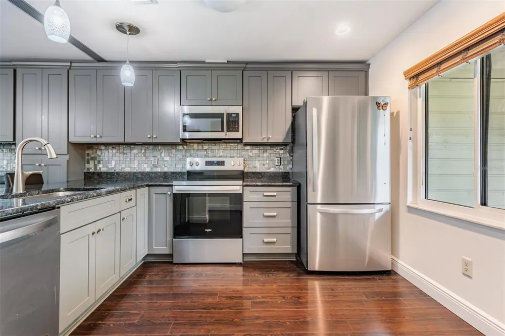 637 DRAKE LANE Dunedin, FL 34698