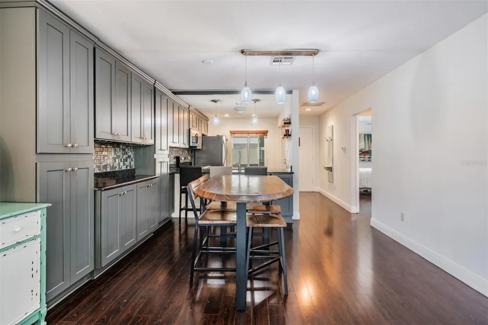 637 DRAKE LANE Dunedin, FL 34698
