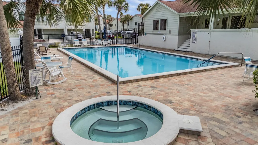 637 DRAKE LANE Dunedin, FL 34698