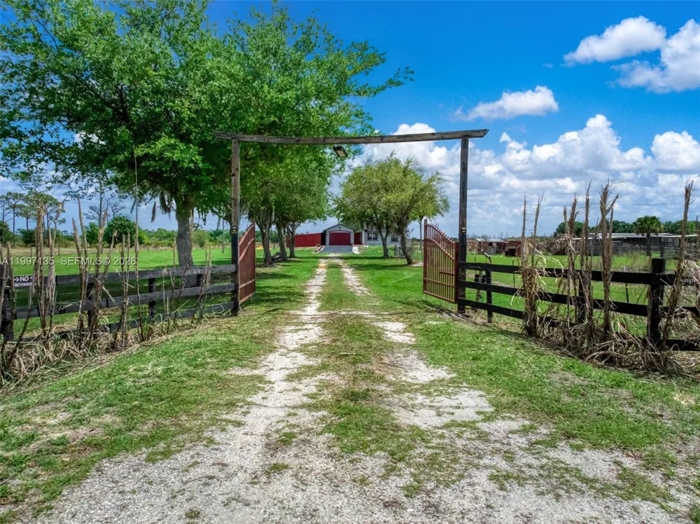 615 Graham Dairy Rd Other City - In The State Of Florida, FL 33960