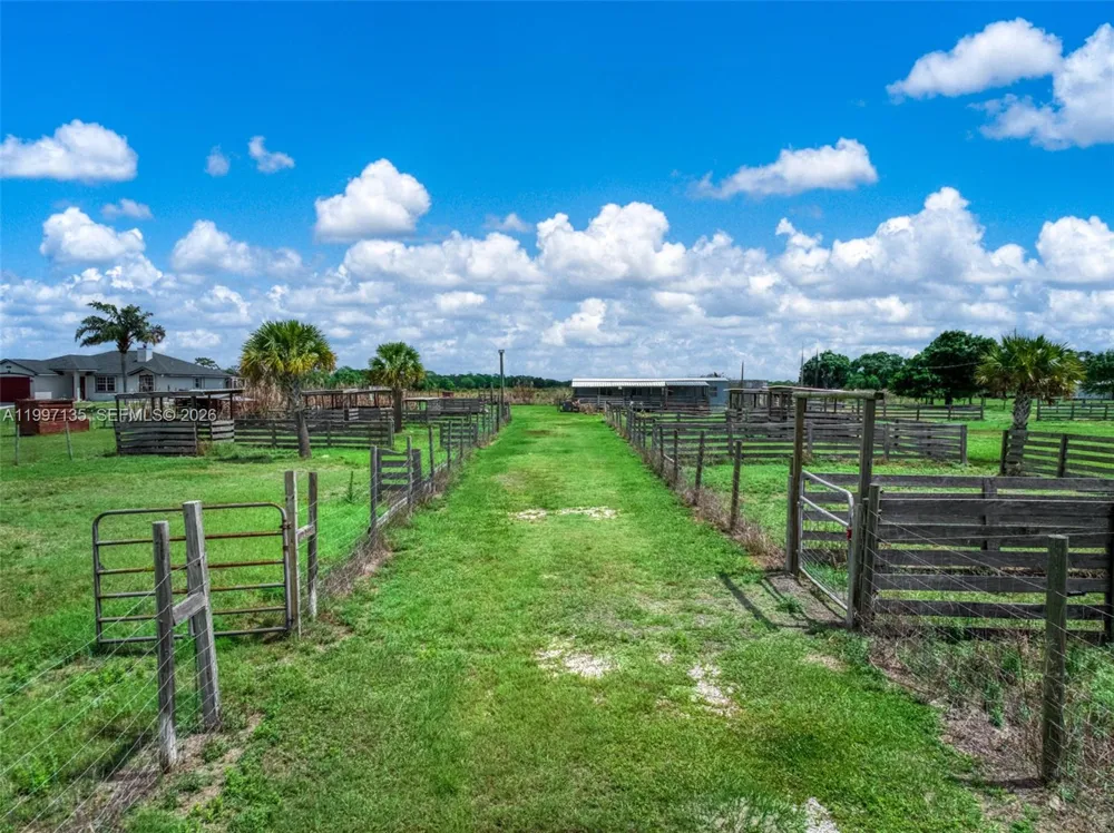 615 Graham Dairy Rd Other City - In The State Of Florida, FL 33960
