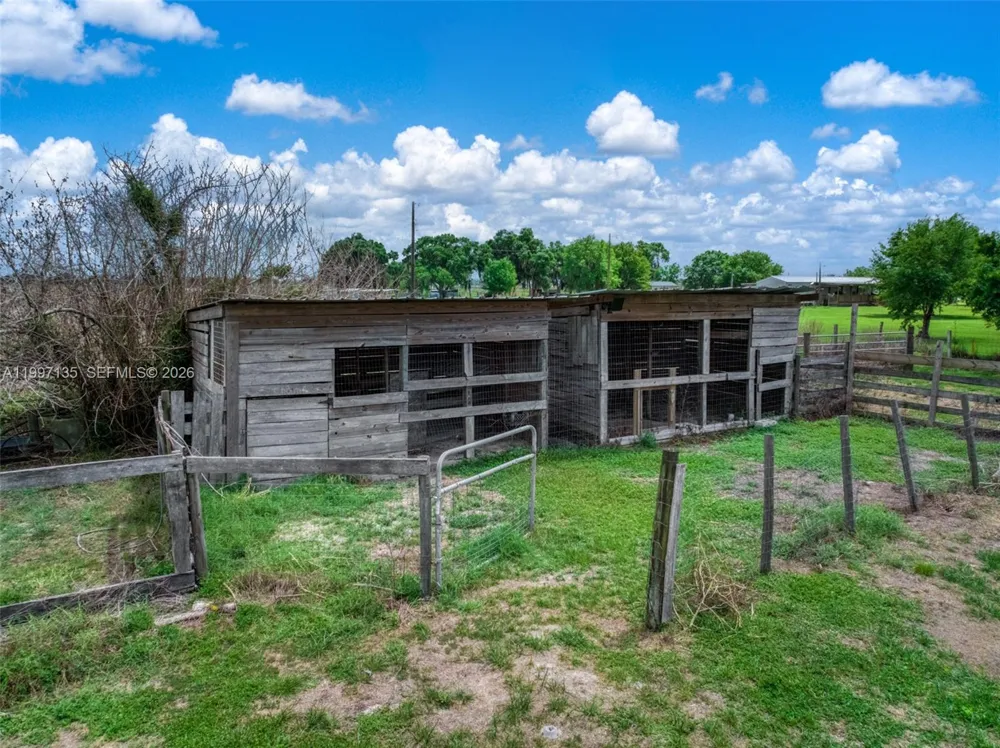 615 Graham Dairy Rd Other City - In The State Of Florida, FL 33960