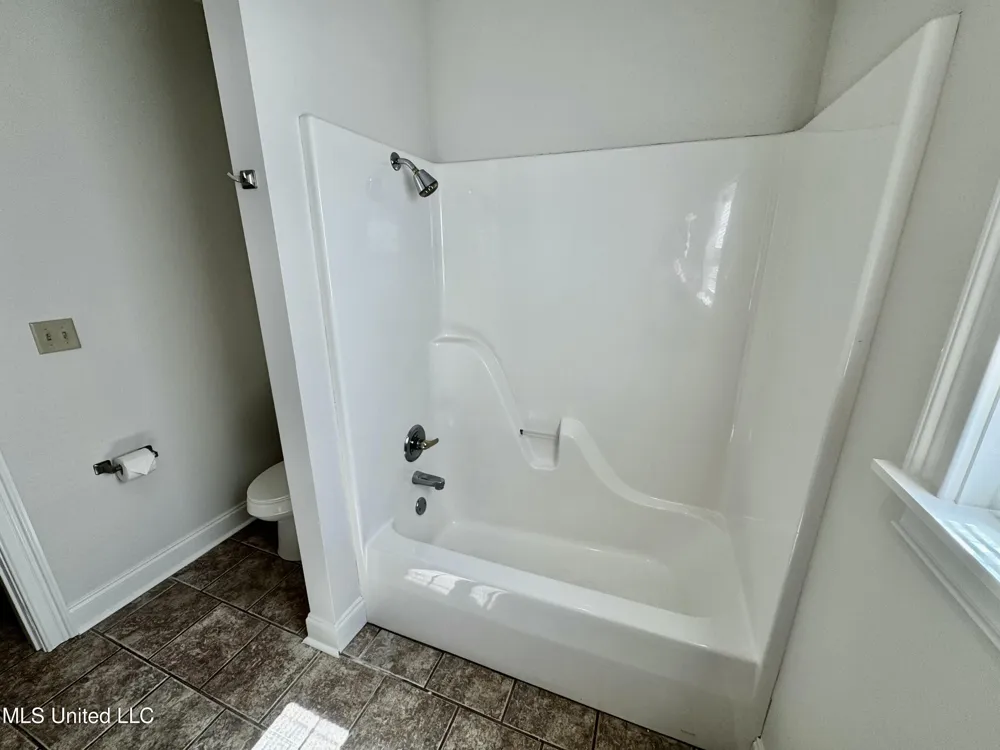 17 Pearl Parkway Iuka, MS 38852