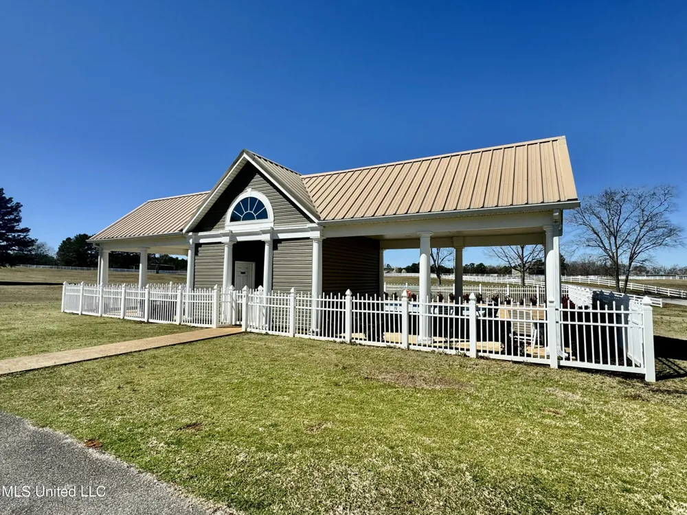 17 Pearl Parkway Iuka, MS 38852