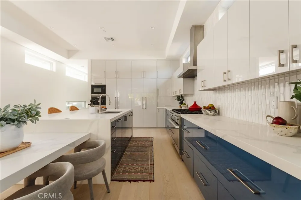 664 Rosecrans Avenue Manhattan Beach, CA 90266