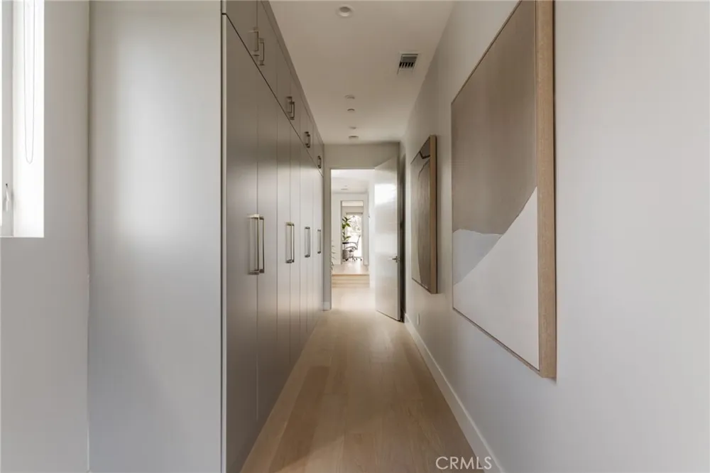 664 Rosecrans Avenue Manhattan Beach, CA 90266