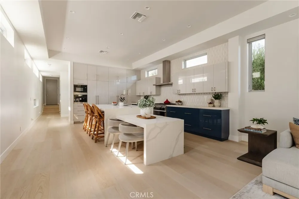 664 Rosecrans Avenue Manhattan Beach, CA 90266