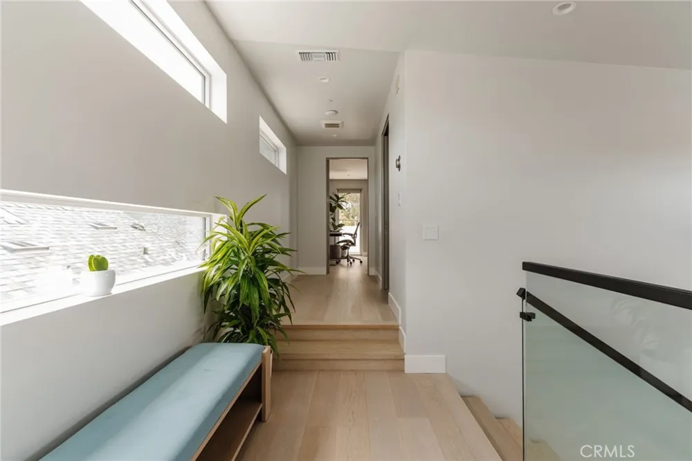 664 Rosecrans Avenue Manhattan Beach, CA 90266