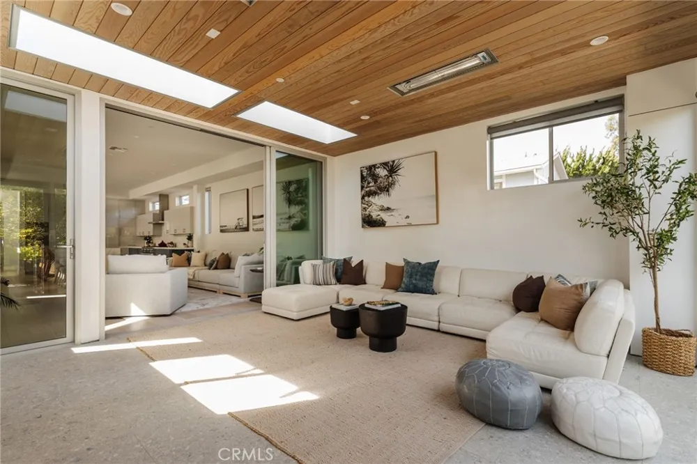 664 Rosecrans Avenue Manhattan Beach, CA 90266