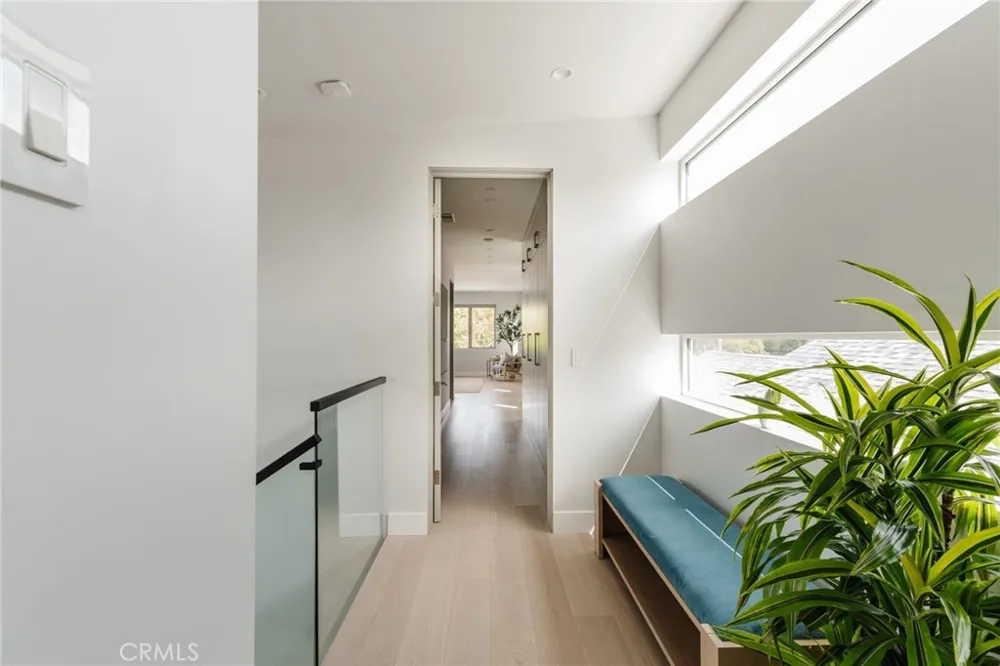 664 Rosecrans Avenue Manhattan Beach, CA 90266