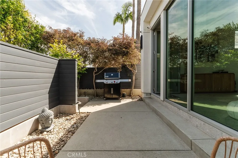 664 Rosecrans Avenue Manhattan Beach, CA 90266