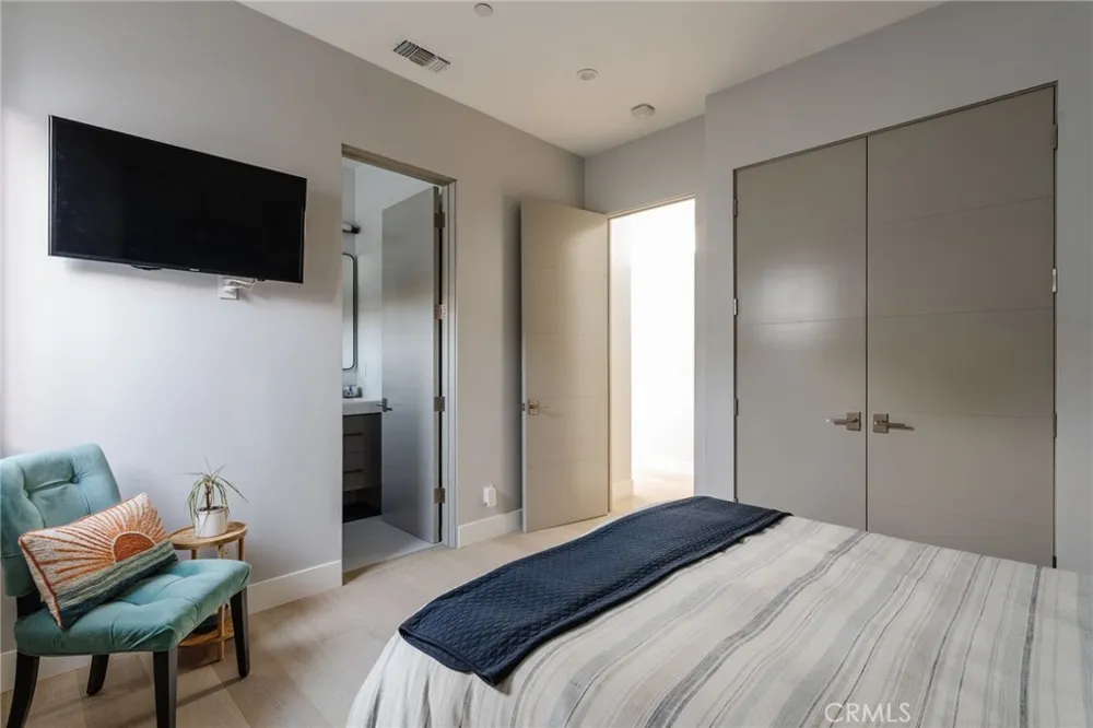 664 Rosecrans Avenue Manhattan Beach, CA 90266
