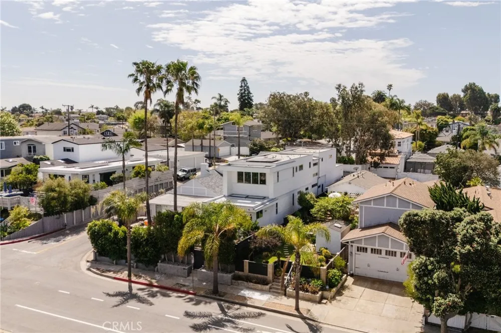 664 Rosecrans Avenue Manhattan Beach, CA 90266