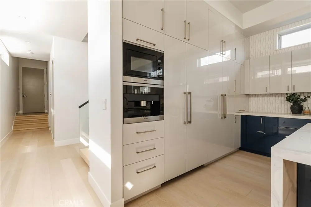 664 Rosecrans Avenue Manhattan Beach, CA 90266